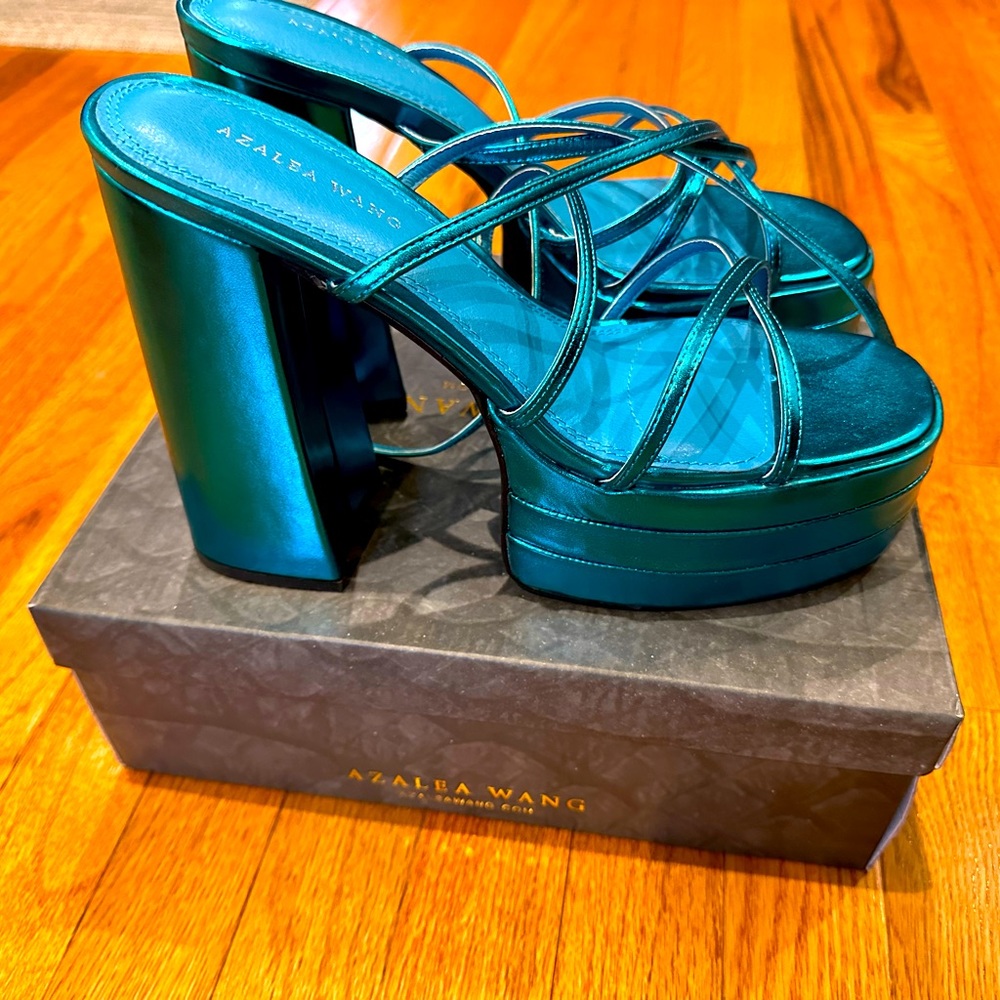 Metallic Teal blue faux leather platform sandal heels size 10
